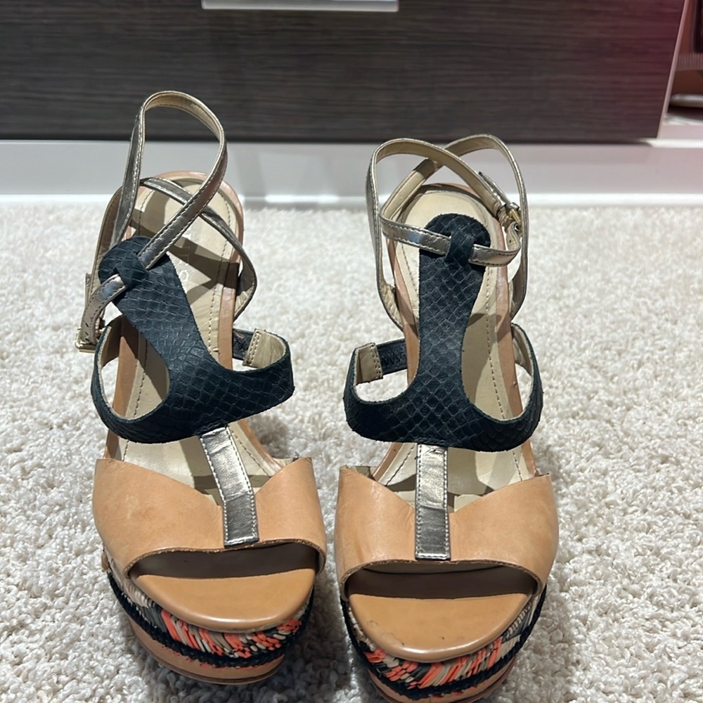 Guess heels size 7.5